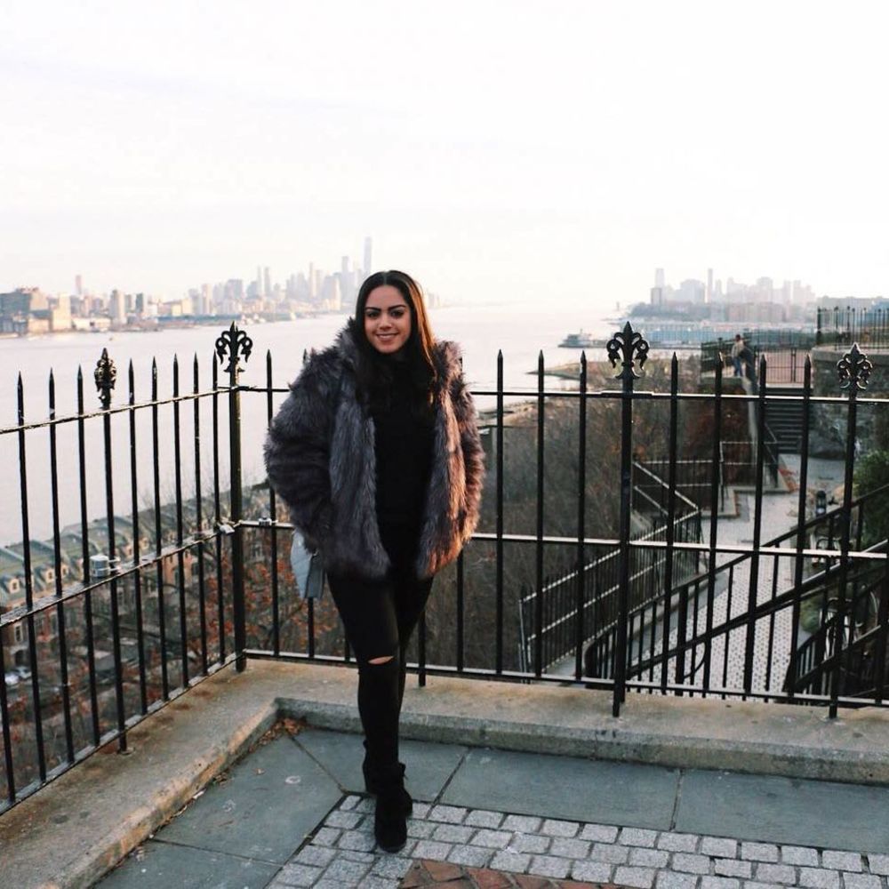 Meet your Posher, Lauren
